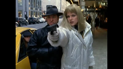 Early.Edition.1x13.Une.Fille.Dans.La.Mafia.MPGE-4-XVID-MP3-AVI-ROLLED